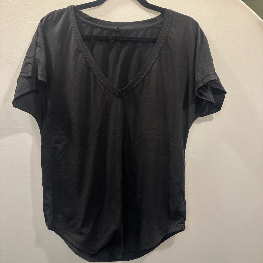 P'tula Black Vivian  V-Neck Short Sleeve Tee